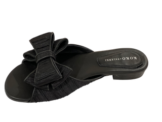 Dara, Black Satin