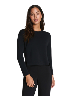 Airessentials LS Side Slit Top, Very Black